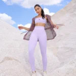 Calça legging fitness Moove lavanda de cintura alta - detalhe da modelagem