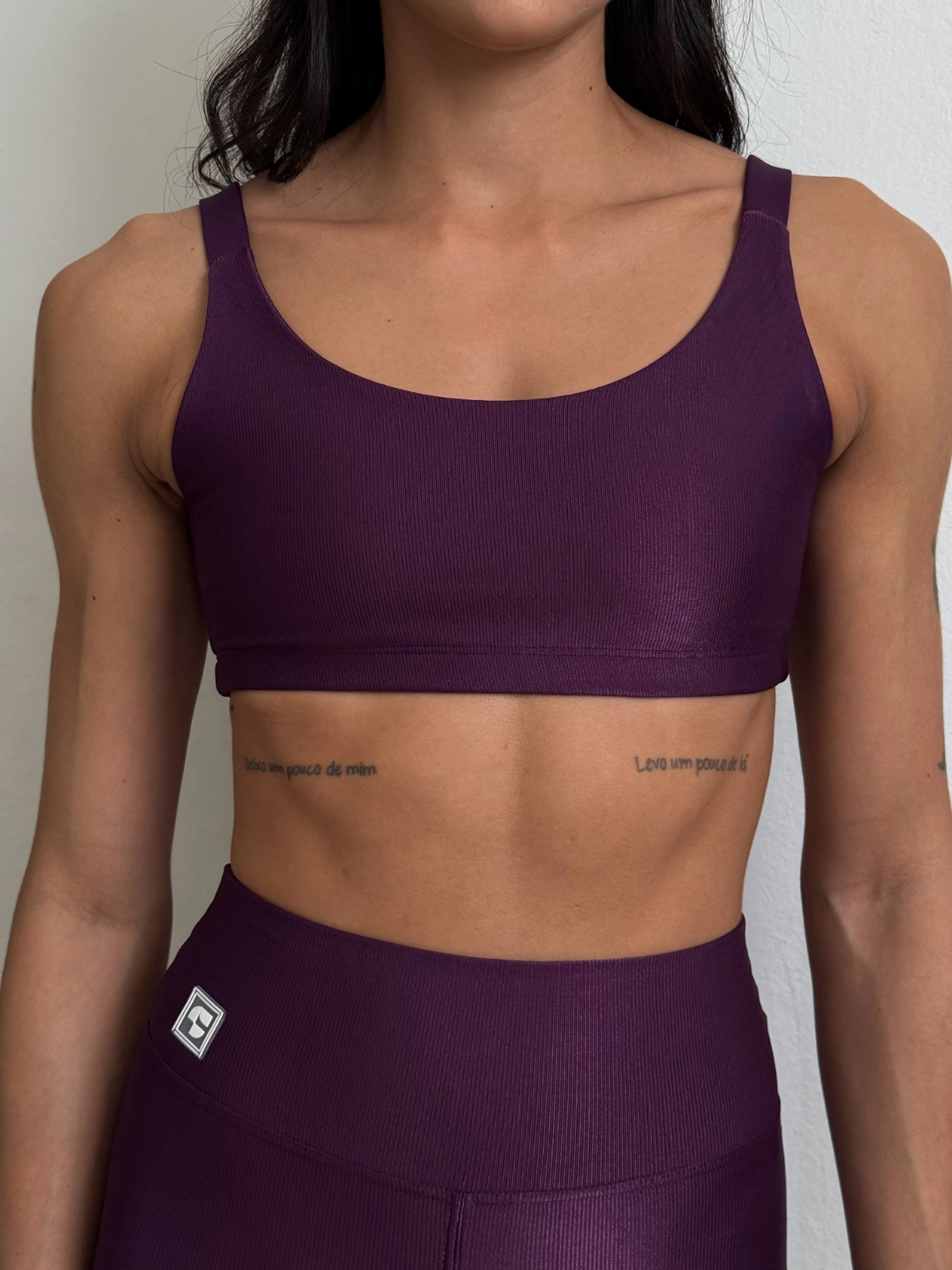 Top fitness Agatha Wonder deluxe - detalhe frontal