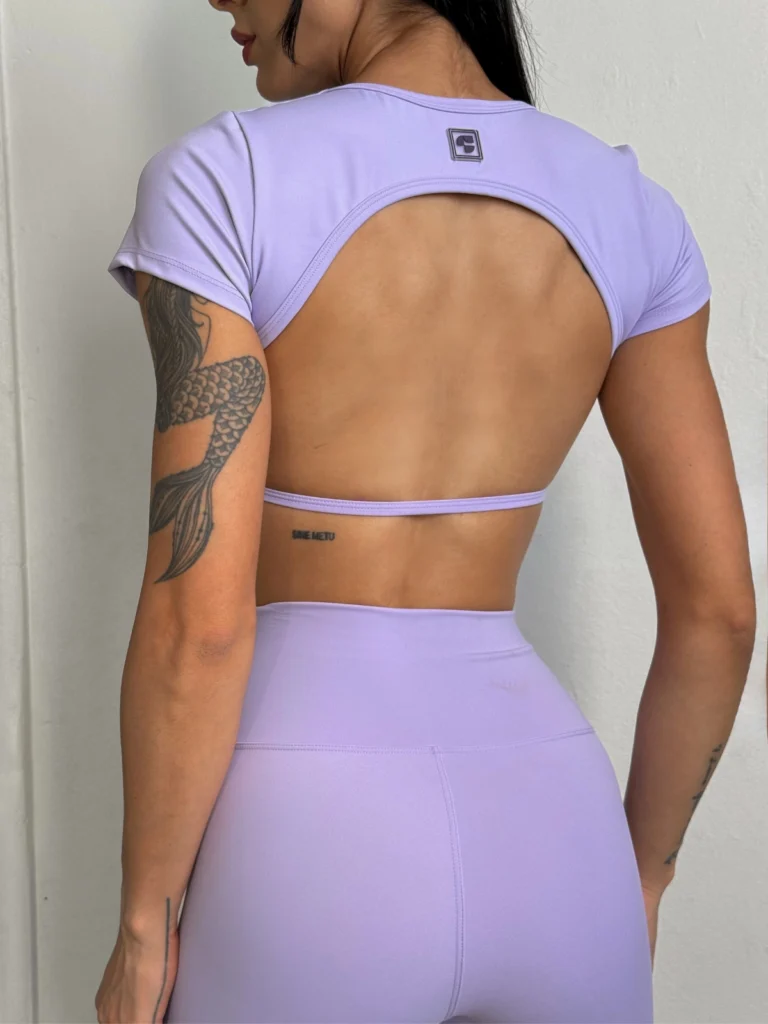 Top fitness feminino Serena em tecido Moove lavanda - vista das costas