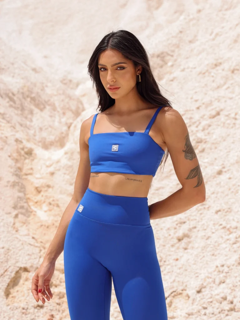 Top fitness feminino Zoe em tecido Moove royal - vista frontal